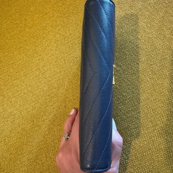 Yves Saint Laurent Cassandre Matelasse Large Flap Wallet in Grain Leather Navy - Picture 4 of 14